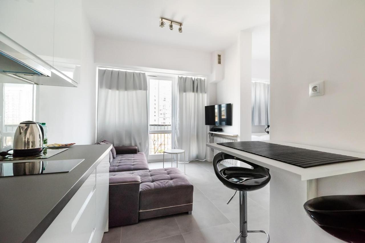 Chlodna Sky Blue Aparament Varşovia Exterior foto