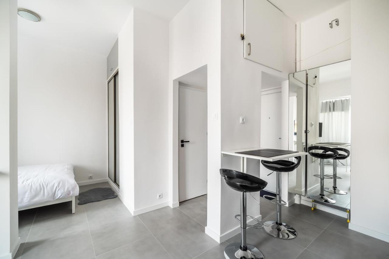 Chlodna Sky Blue Aparament Varşovia Exterior foto