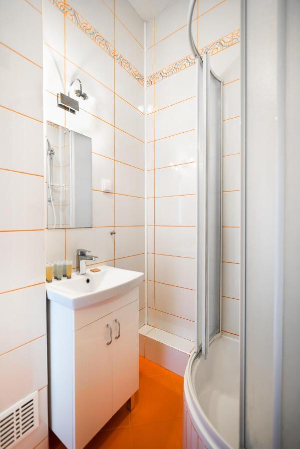 Chlodna Sky Blue Aparament Varşovia Exterior foto